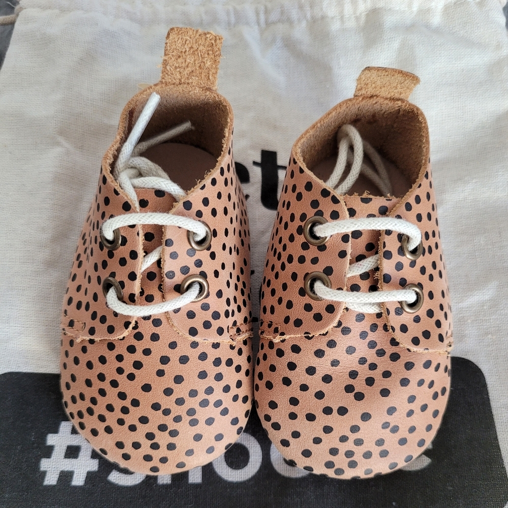 Softsole Oxfords - Picture 2 of 3